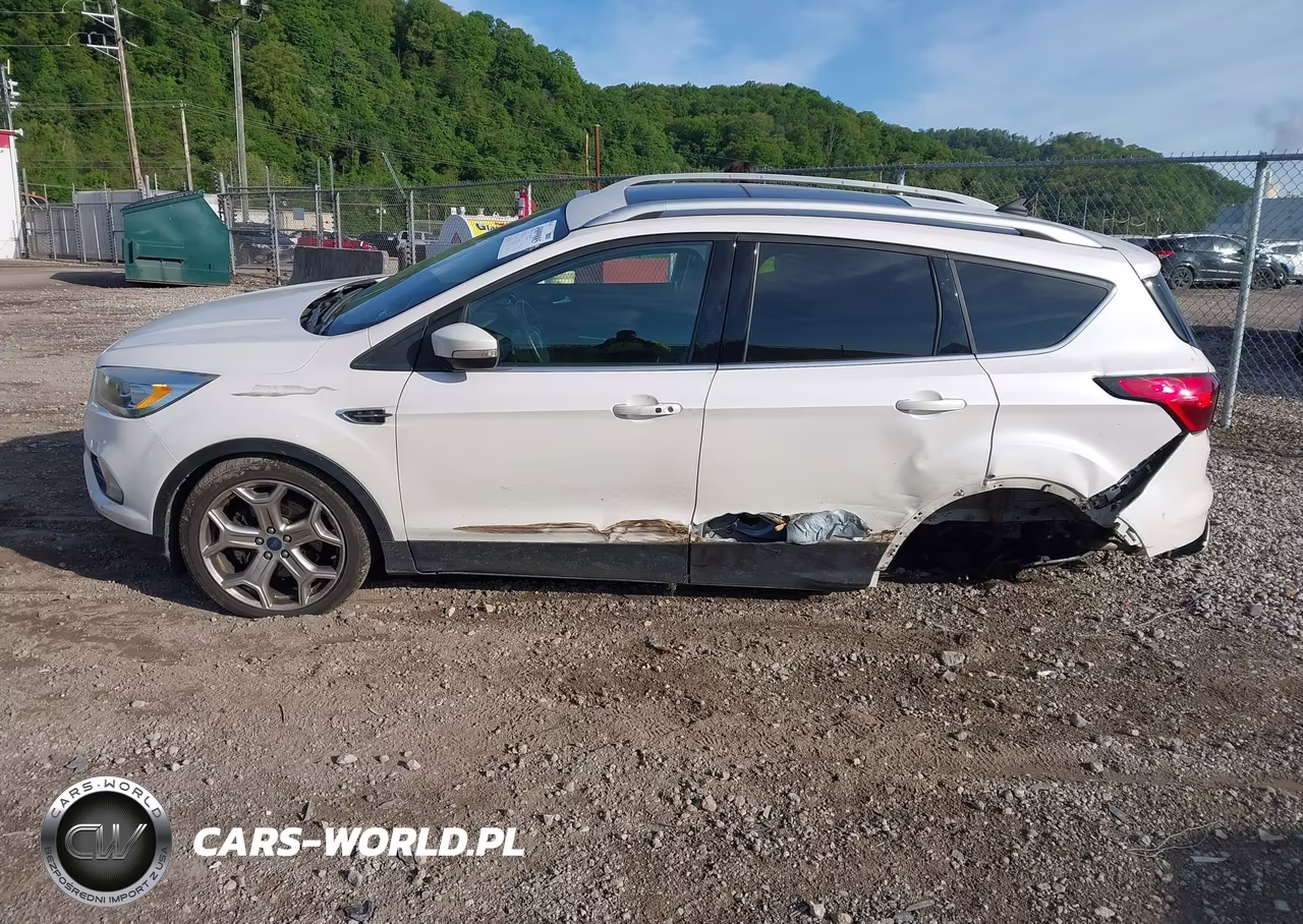 2019 Ford Escape Titanium VIN:1FMCU9J94KUA27163 - 15