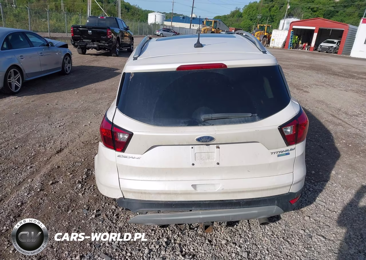 2019 Ford Escape Titanium VIN:1FMCU9J94KUA27163 - 17