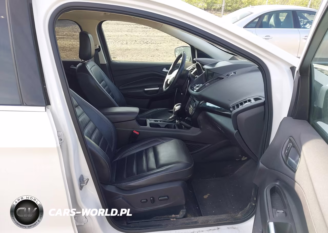 2019 Ford Escape Titanium VIN:1FMCU9J94KUA27163 - 5