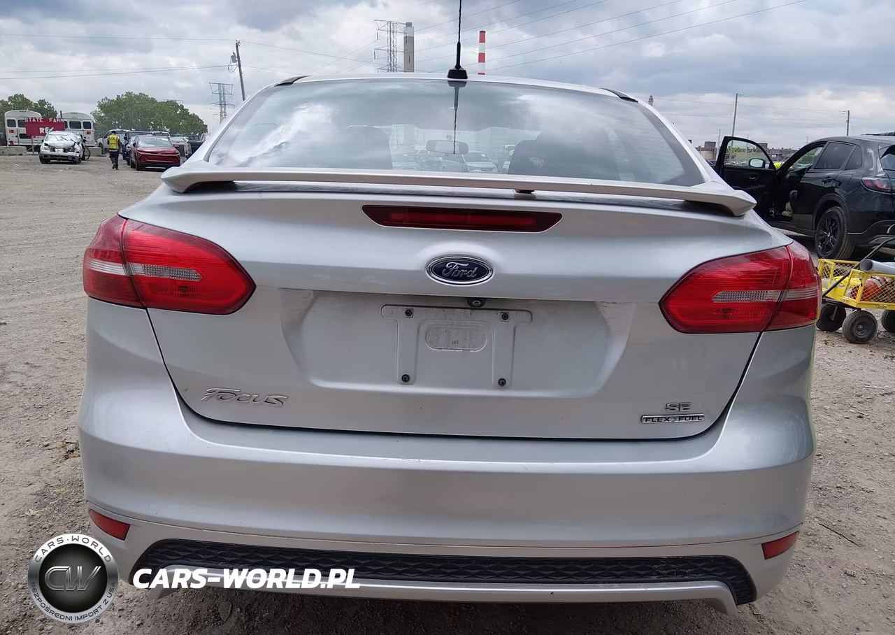 2015 Ford Focus Se VIN:1FADP3F27FL338841 - 16