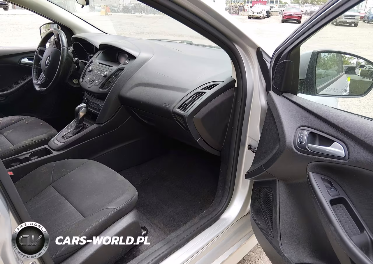 2015 Ford Focus Se VIN:1FADP3F27FL338841 - 5