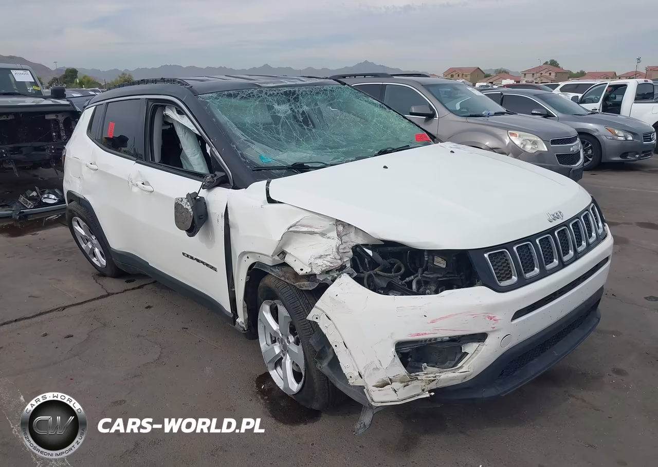 2018 Jeep Compass Latitude 4X4 – zdjęcie 1 z 12