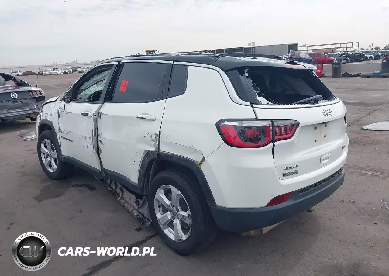 2018 Jeep Compass Latitude 4X4 VIN:3C4NJDBB5JT131275 - 3