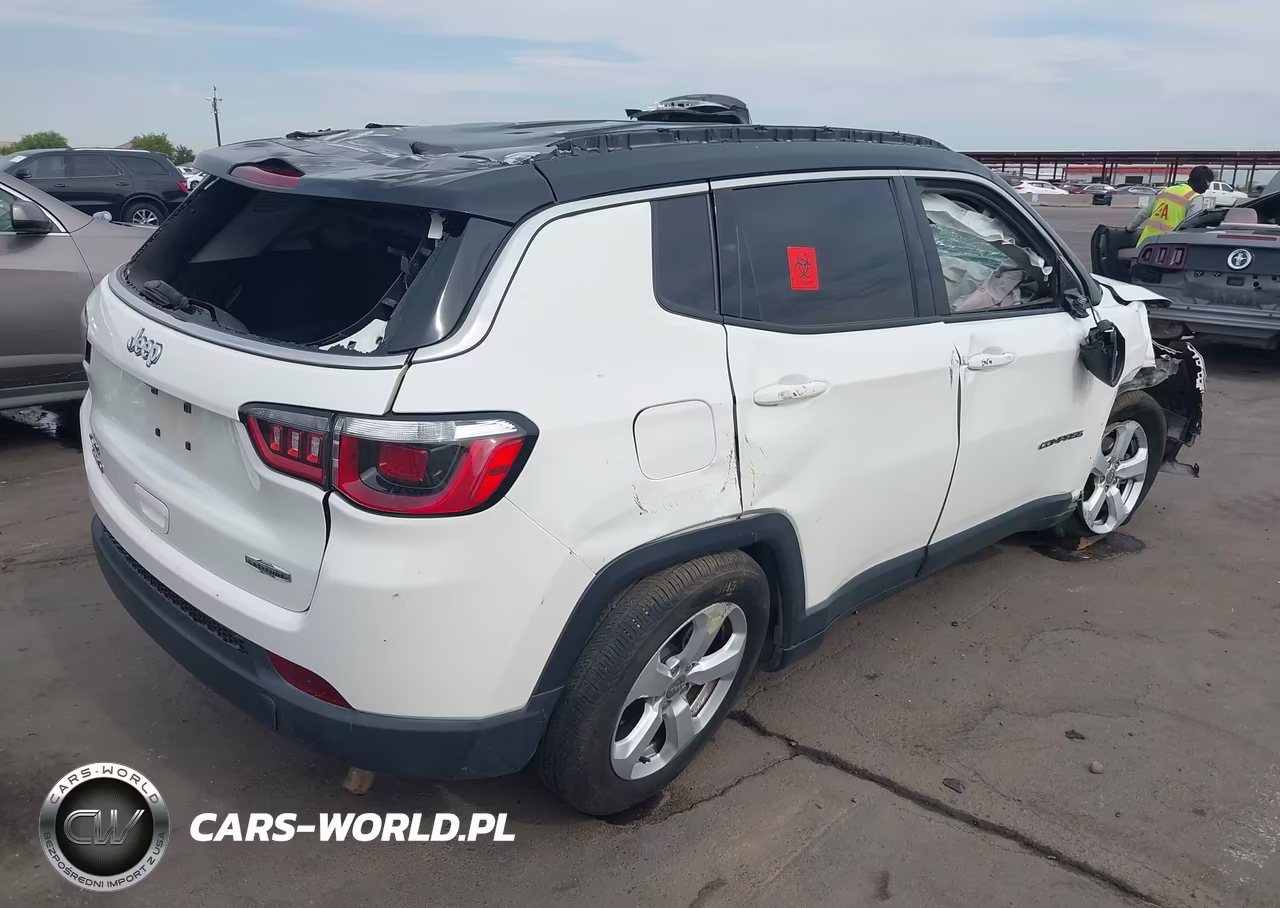 2018 Jeep Compass Latitude 4X4 VIN:3C4NJDBB5JT131275 - 4