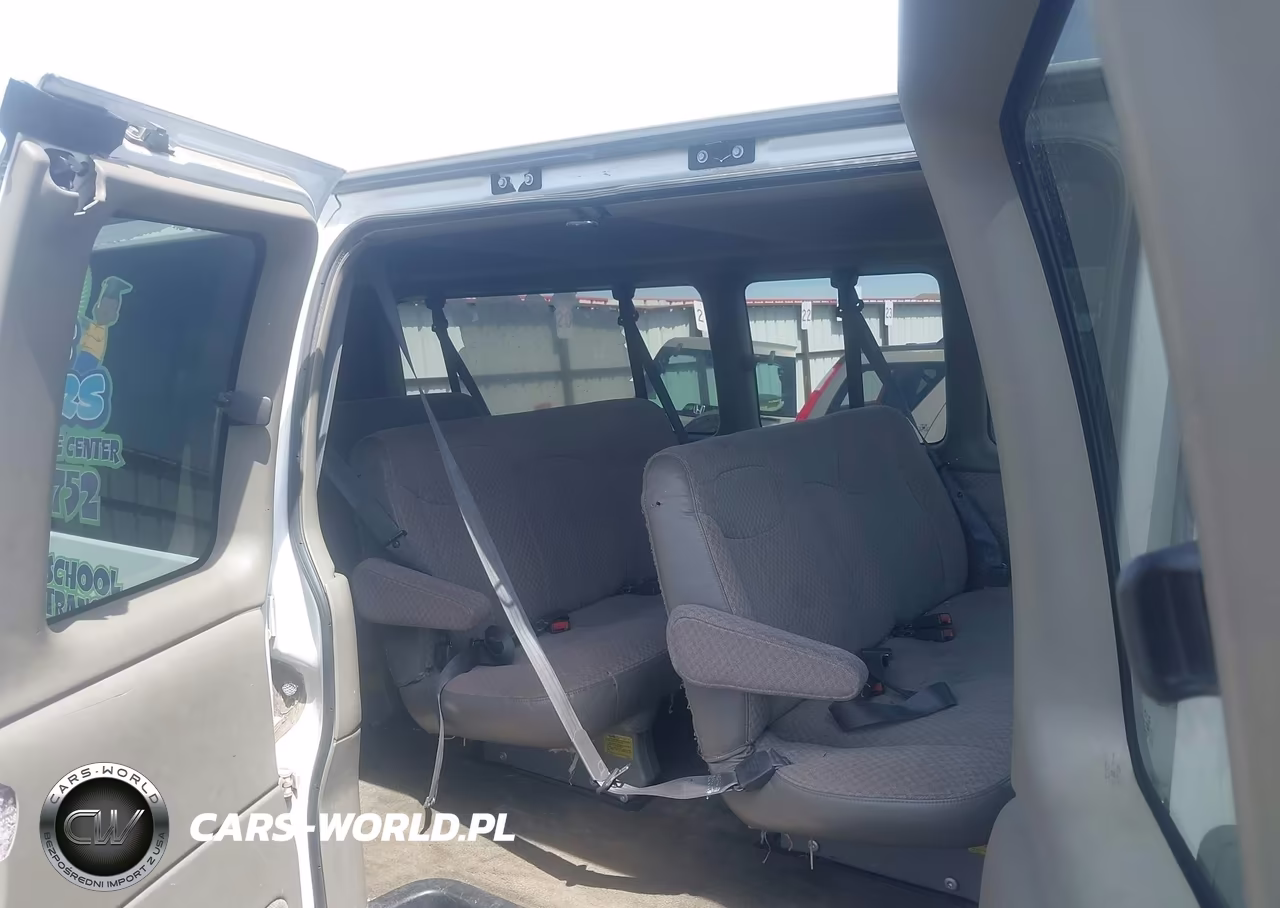 2001 Chevrolet Express VIN:1GAHG39R811204907 - 8