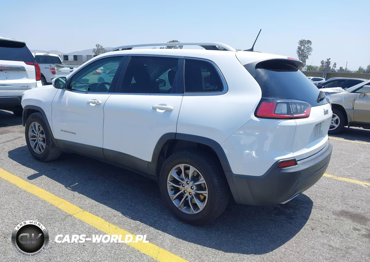 2019 Jeep Cherokee Latitude Plus Fwd VIN:1C4PJLLX0KD305290 - 3