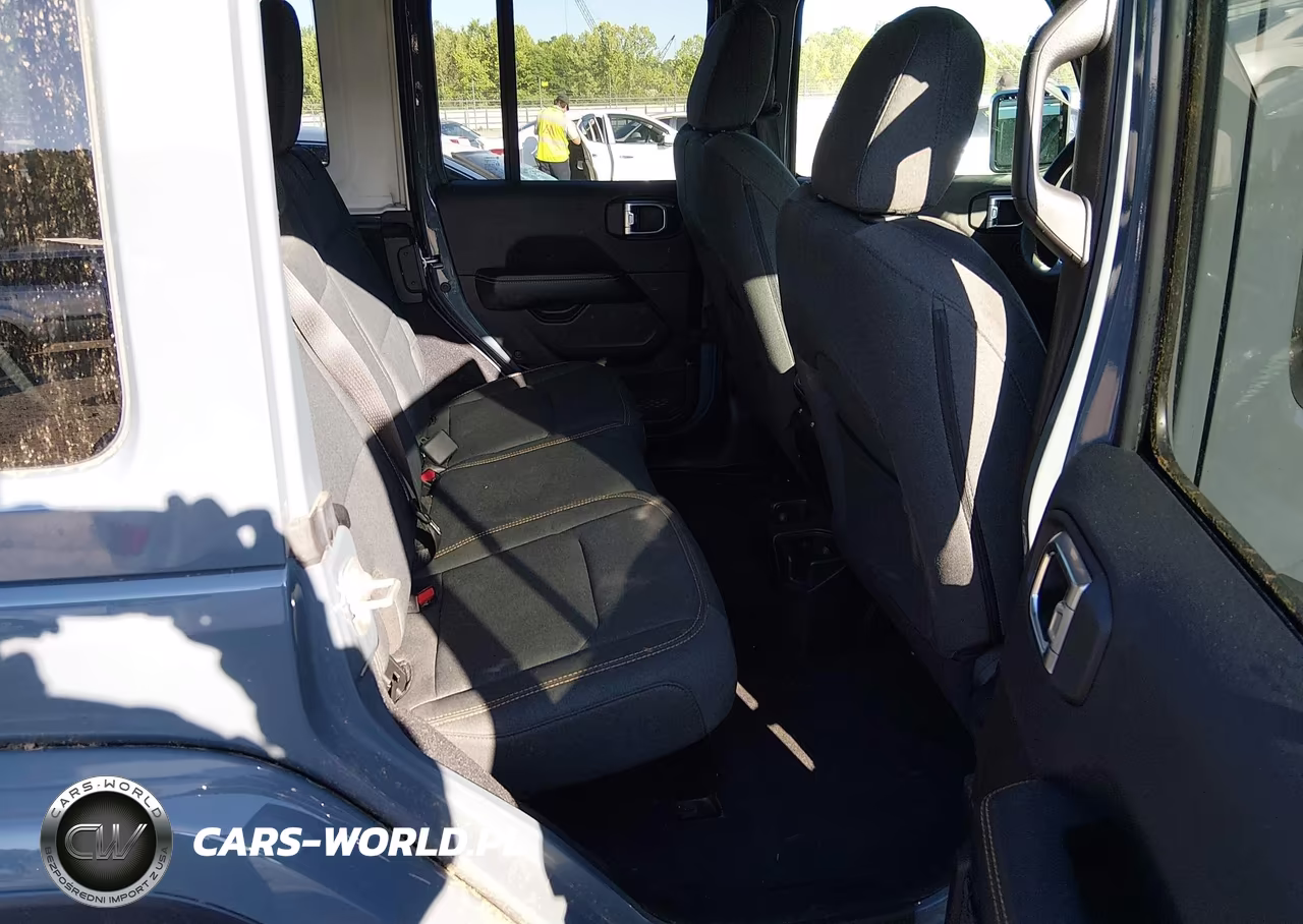 2024 Jeep Wrangler 4-Door Sahara 4X4 VIN:1C4PJXEN5RW173547 - 8