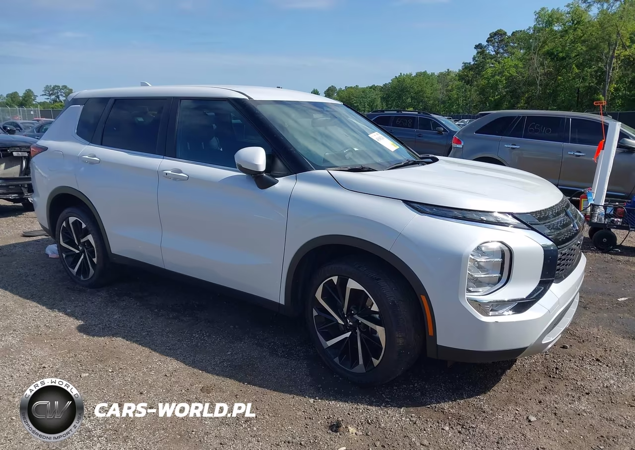 2023 Mitsubishi Outlander Se 2.5 2Wd-Se Black Edition 2Wd-Se Special Edition 2Wd – zdjęcie 1 z 15