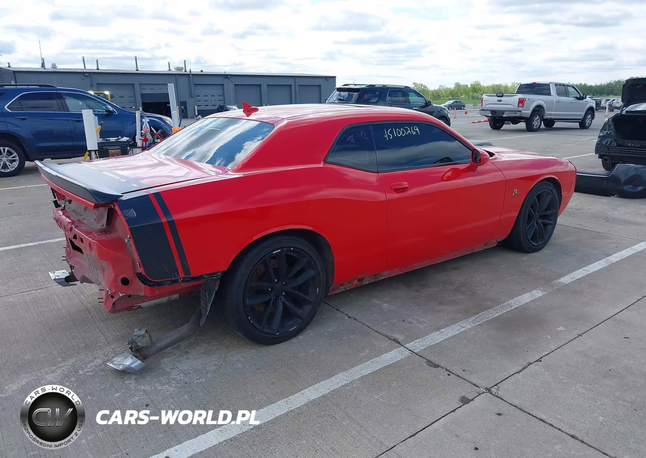 2016 Dodge Challenger 392 Hemi Scat Pack Shaker VIN:2C3CDZFJ0GH253772 - 4