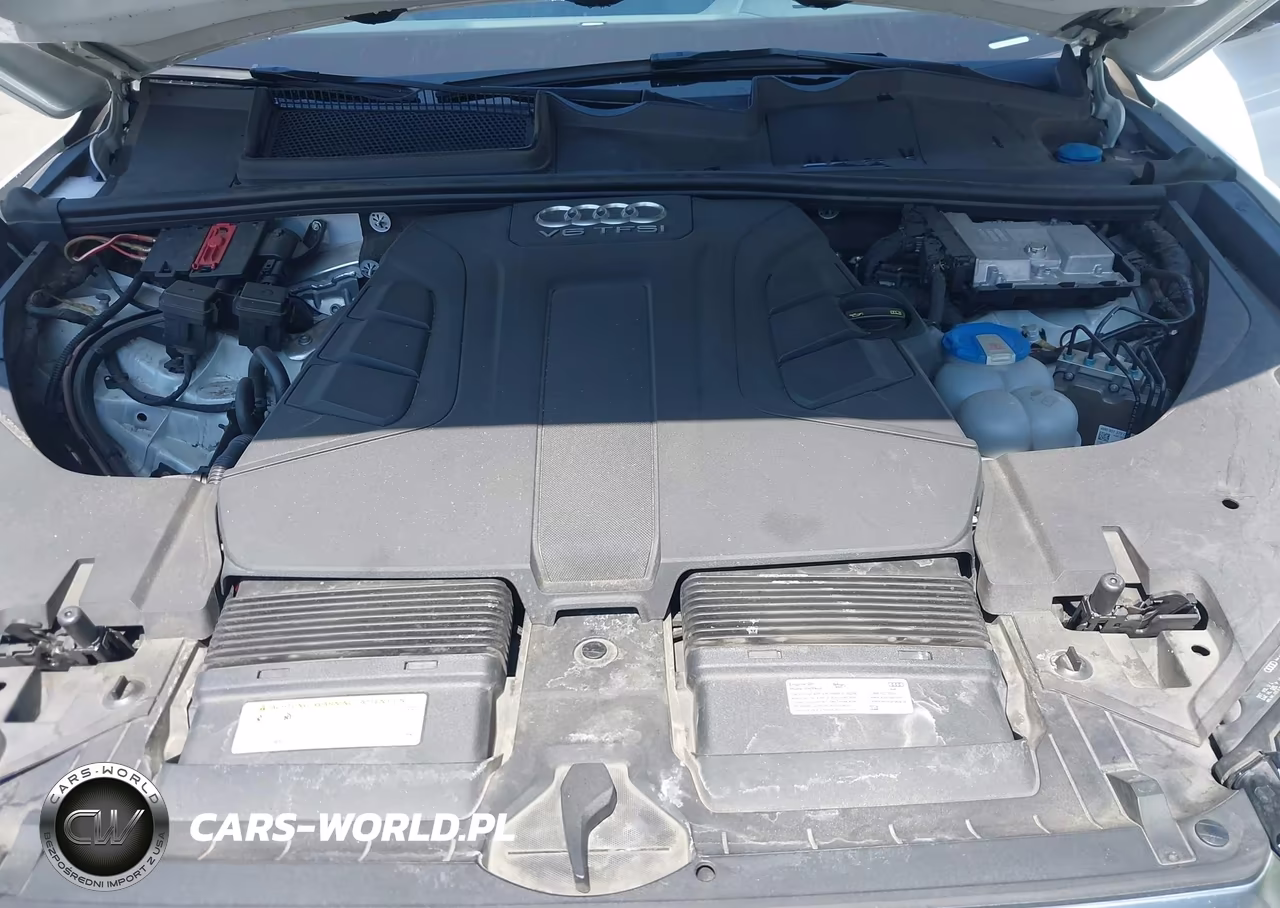 2017 Audi Q7 3.0T Premium VIN:WA1VAAF71HD032094 - 10
