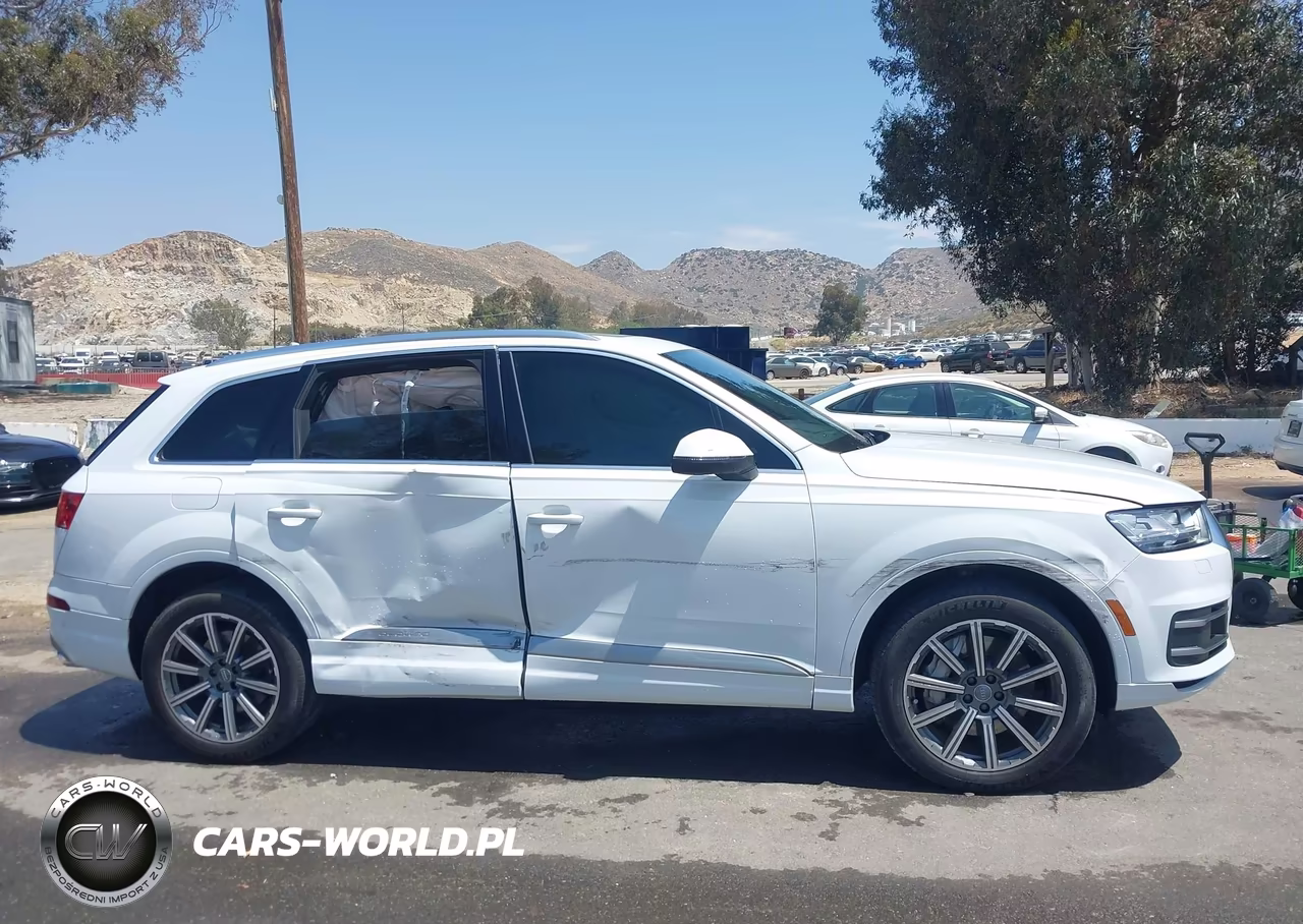 2017 Audi Q7 3.0T Premium VIN:WA1VAAF71HD032094 - 13