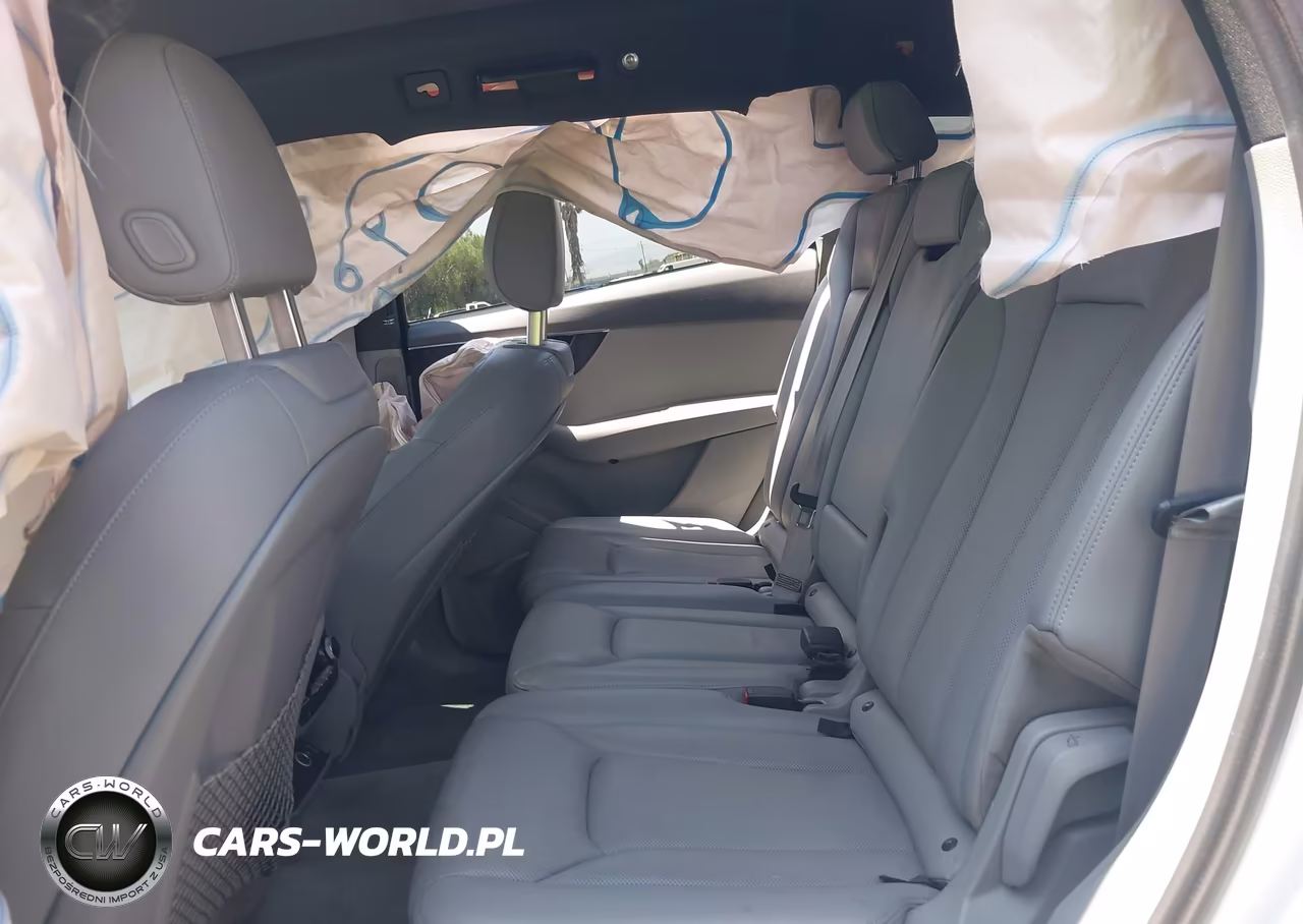 2017 Audi Q7 3.0T Premium VIN:WA1VAAF71HD032094 - 8