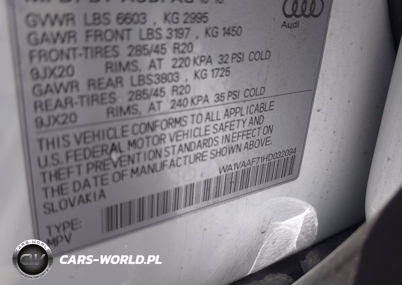 2017 Audi Q7 3.0T Premium VIN:WA1VAAF71HD032094 - 9