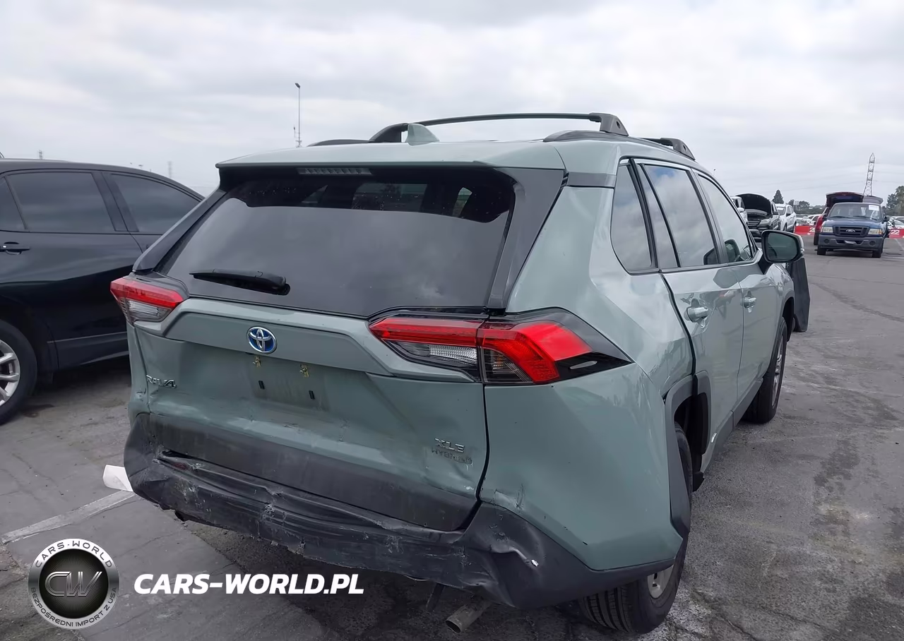 2023 Toyota Rav4 Hybrid Xle VIN:JTMRWRFV3PD173592 - 4