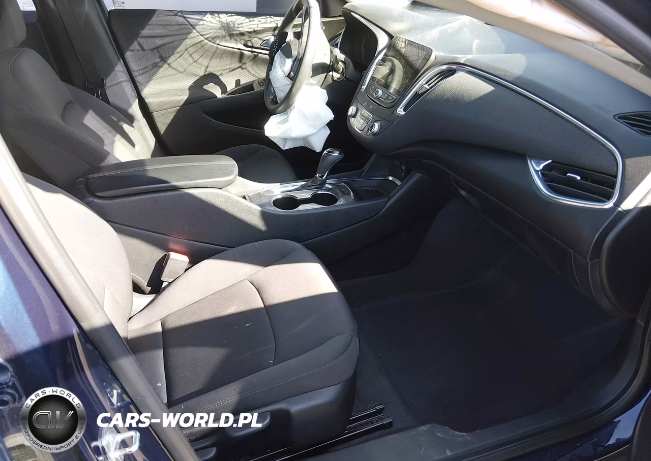 2019 Chevrolet Malibu Lt VIN:1G1ZD5ST0KF104075 - 5