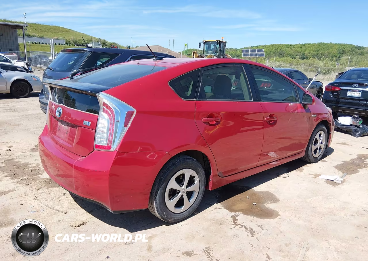 2013 Toyota Prius Four VIN:JTDKN3DU8D1621981 - 4