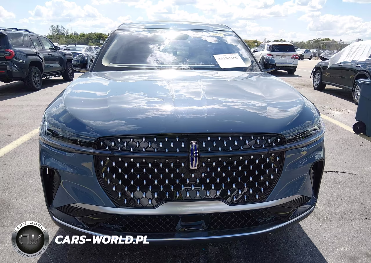 2025 Lincoln Nautilus Premiere VIN:5LMPJ8J44SJ960293 - 12