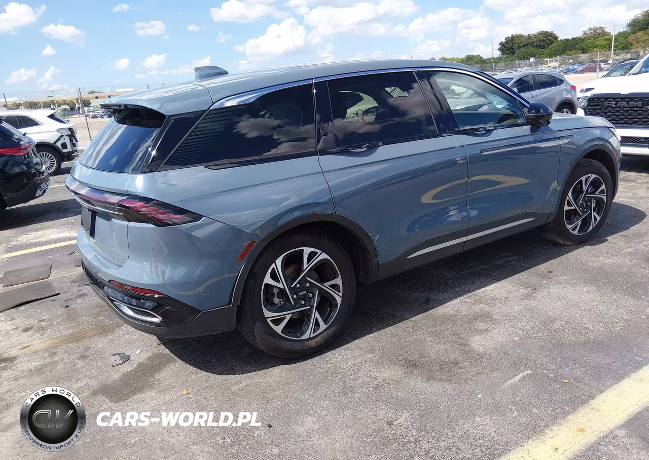 2025 Lincoln Nautilus Premiere VIN:5LMPJ8J44SJ960293 - 4