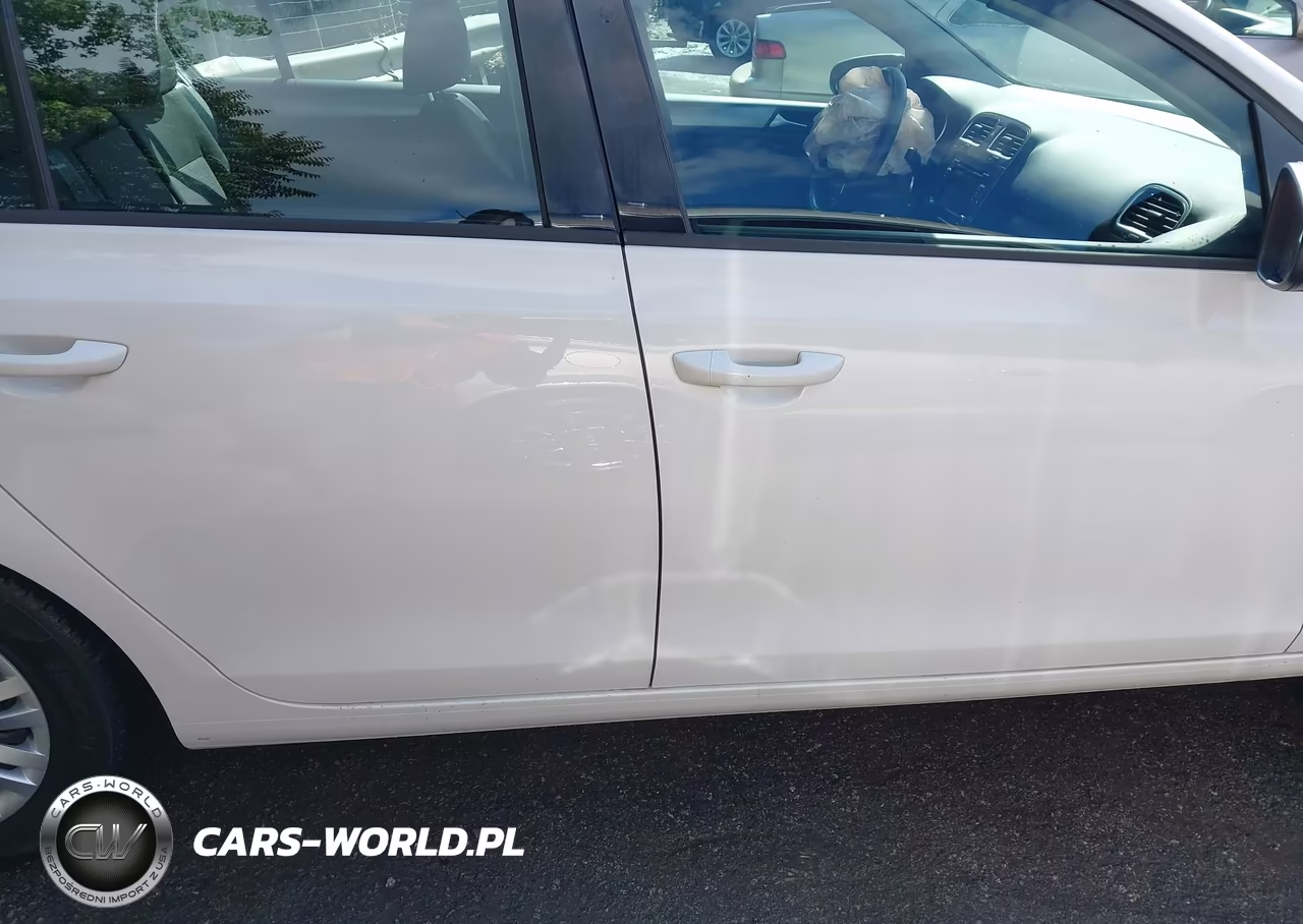 2013 Volkswagen Golf 2.5L 4-Door VIN:WVWDB7AJ5DW024180 - 13