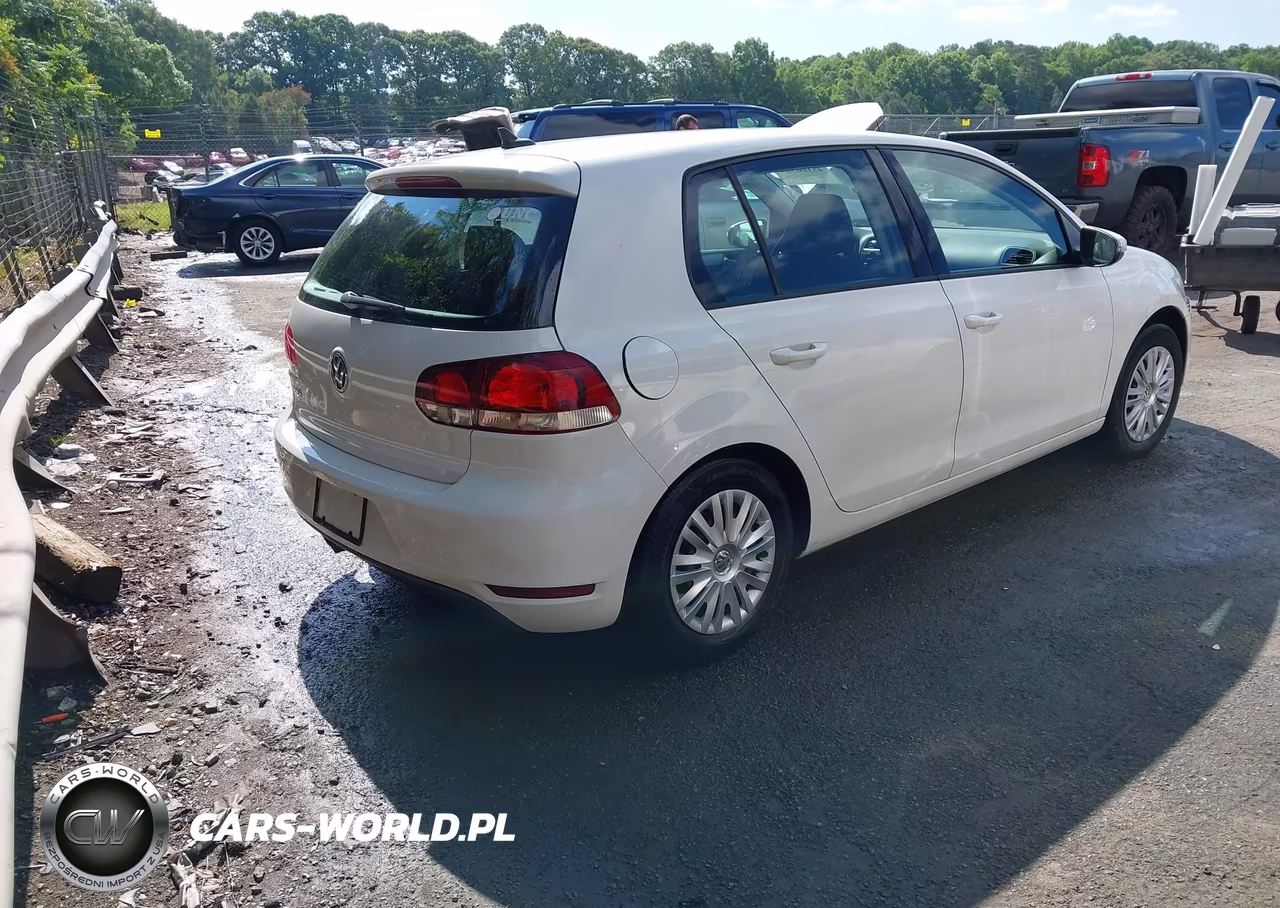 2013 Volkswagen Golf 2.5L 4-Door VIN:WVWDB7AJ5DW024180 - 4