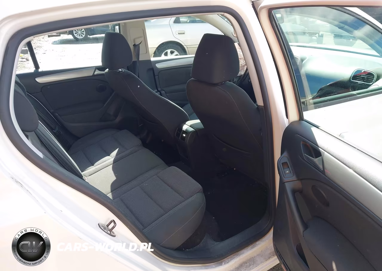 2013 Volkswagen Golf 2.5L 4-Door VIN:WVWDB7AJ5DW024180 - 8