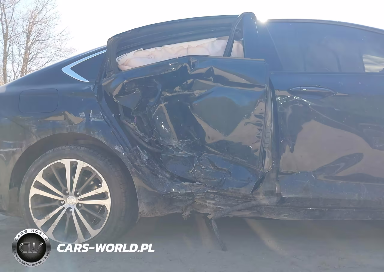 2018 Buick Regal Sportback Essence VIN:W04GR6SX9J1082401 - 6
