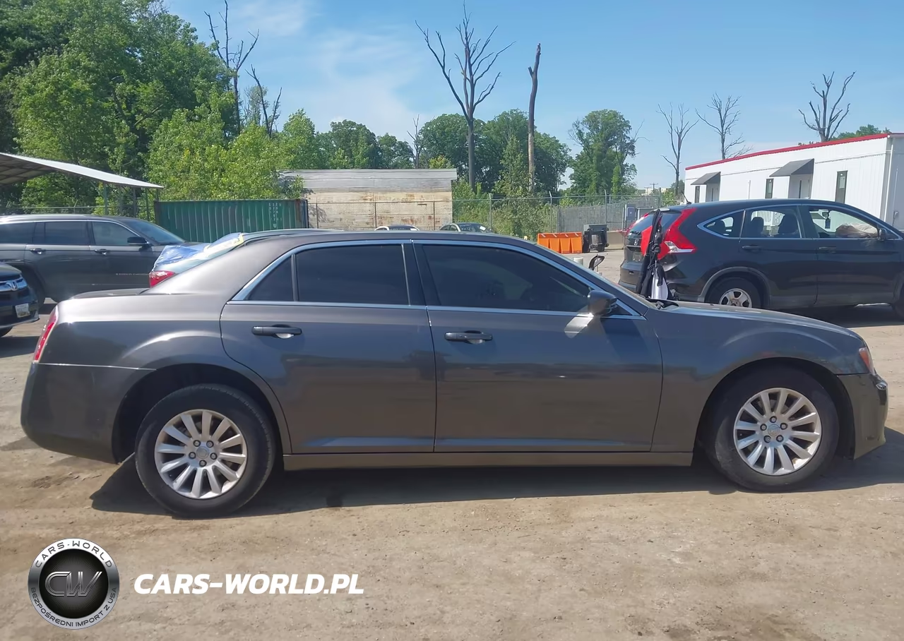 2014 Chrysler 300 VIN:2C3CCAAG3EH179227 - 13