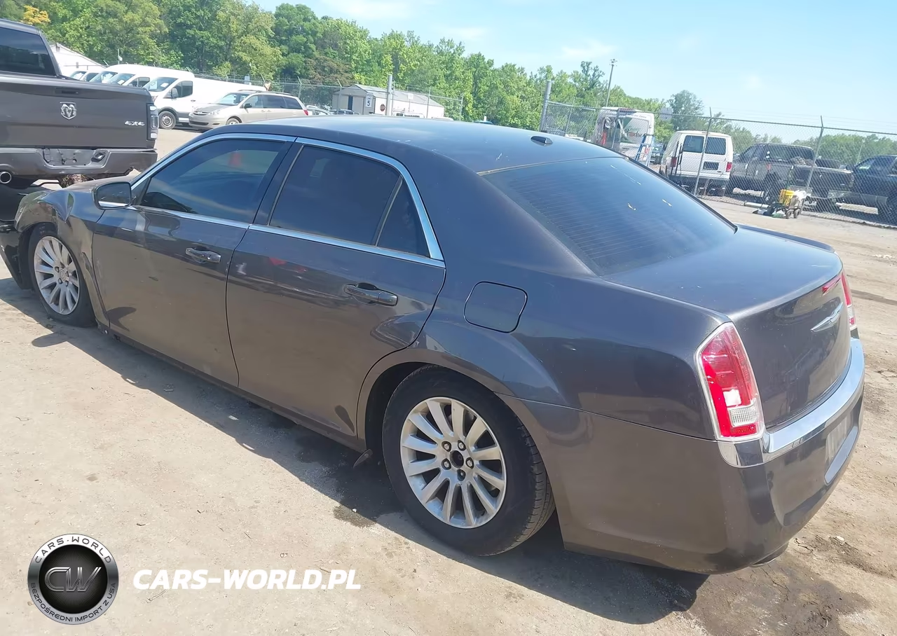 2014 Chrysler 300 VIN:2C3CCAAG3EH179227 - 3