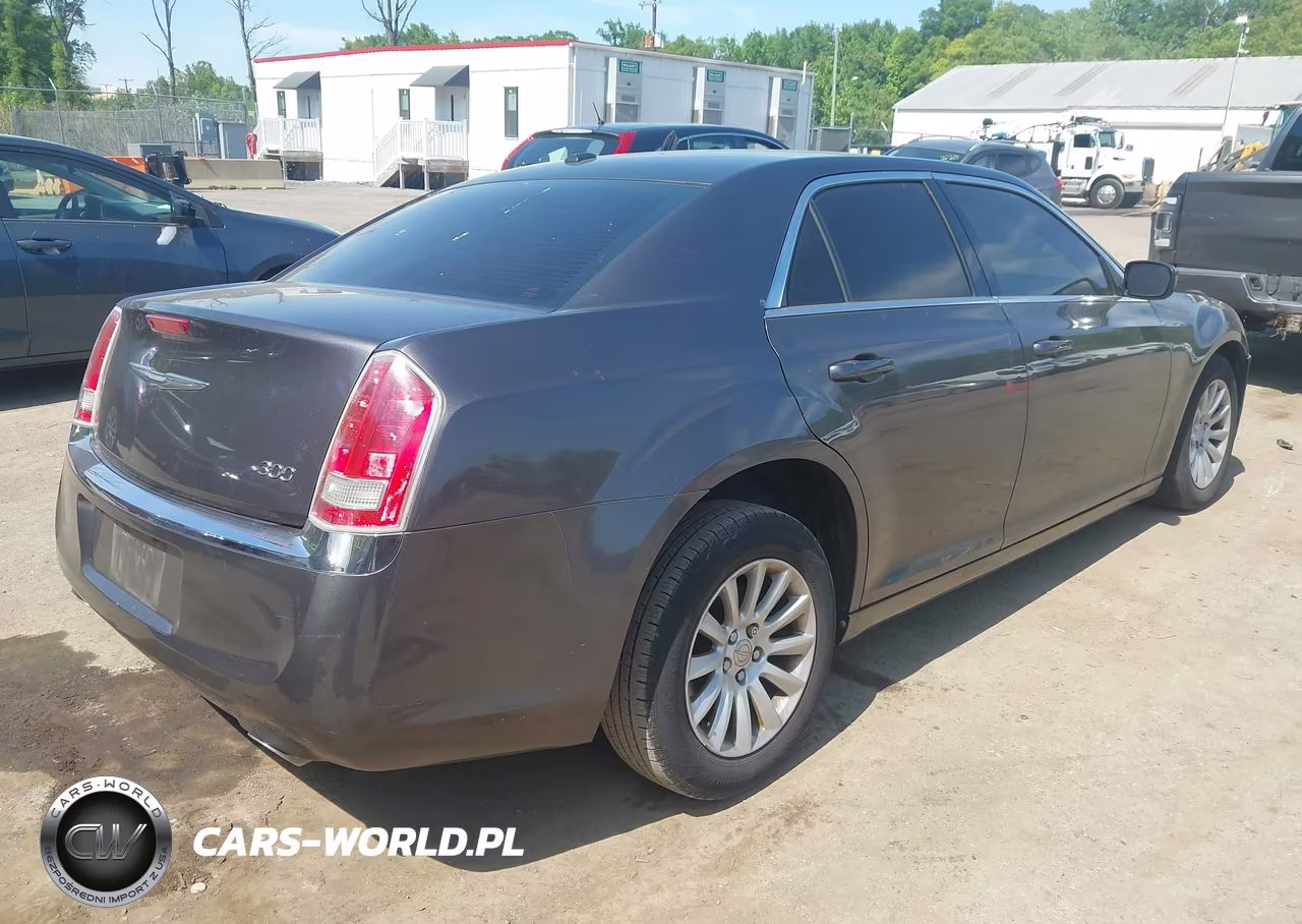 2014 Chrysler 300 VIN:2C3CCAAG3EH179227 - 4