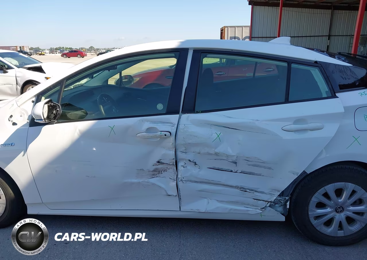 2021 Toyota Prius Le VIN:JTDKAMFU3M3144136 - 15