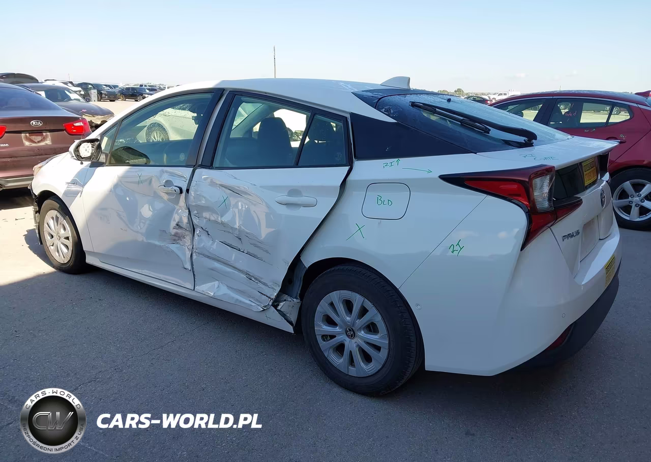 2021 Toyota Prius Le VIN:JTDKAMFU3M3144136 - 3
