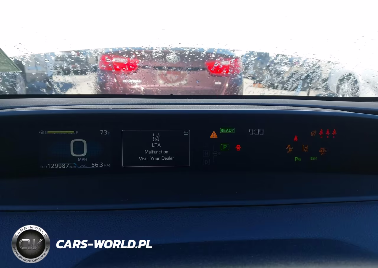 2021 Toyota Prius Le VIN:JTDKAMFU3M3144136 - 7
