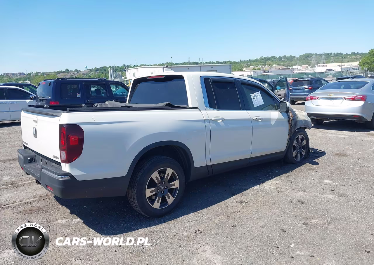 2018 Honda Ridgeline Rtl-T VIN:5FPYK3F6XJB016453 - 4