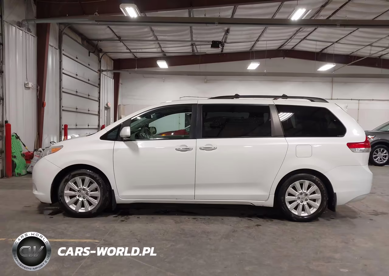 2011 Toyota Sienna Limited V6 VIN:5TDYK3DC3BS144032 - 14