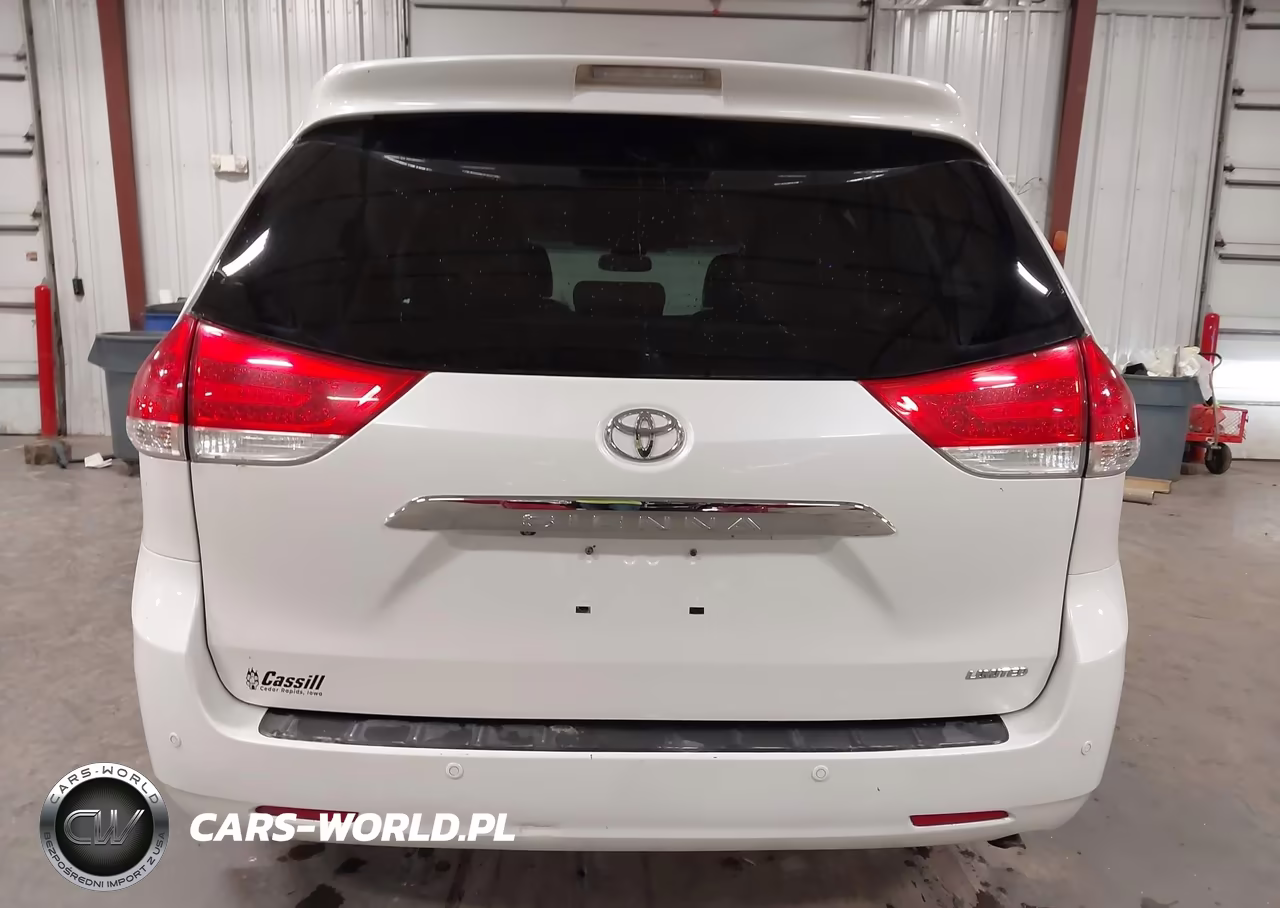 2011 Toyota Sienna Limited V6 VIN:5TDYK3DC3BS144032 - 16