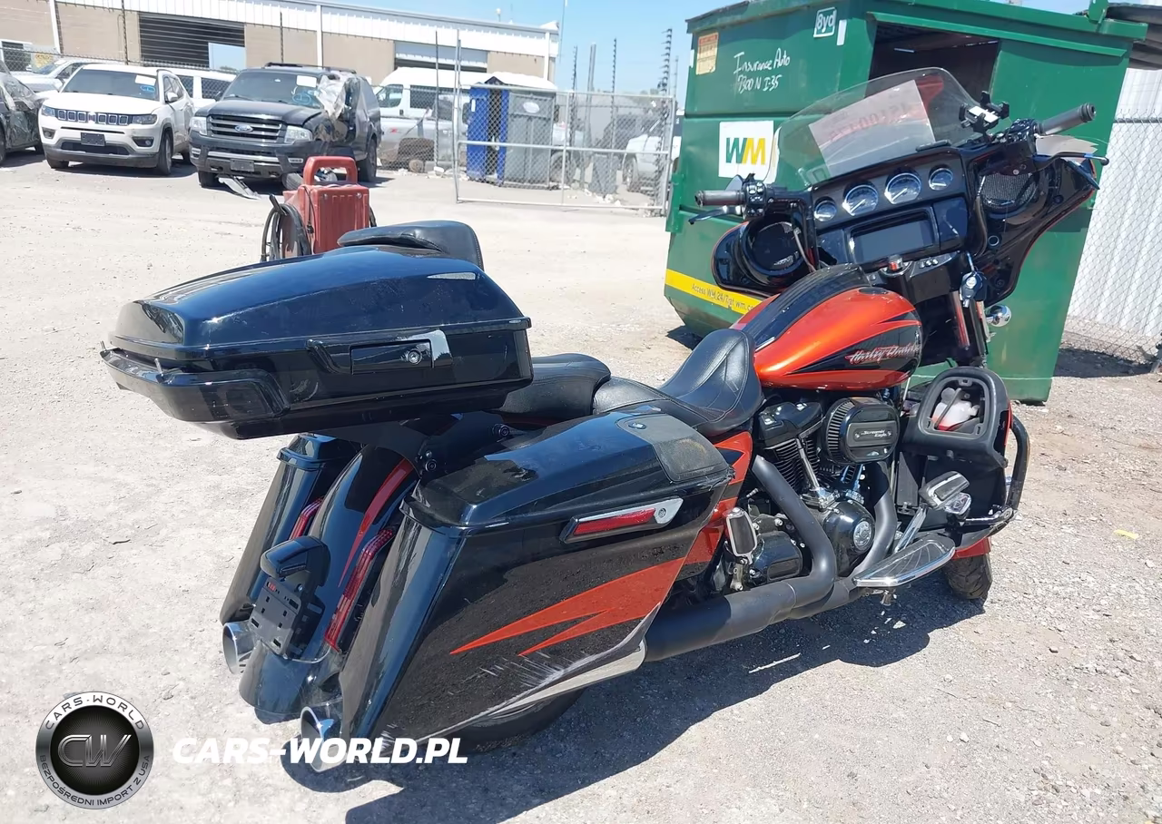 2017 Harley-Davidson Flhxse Cvo Street Glide VIN:1HD1PXF12HB952568 - 4