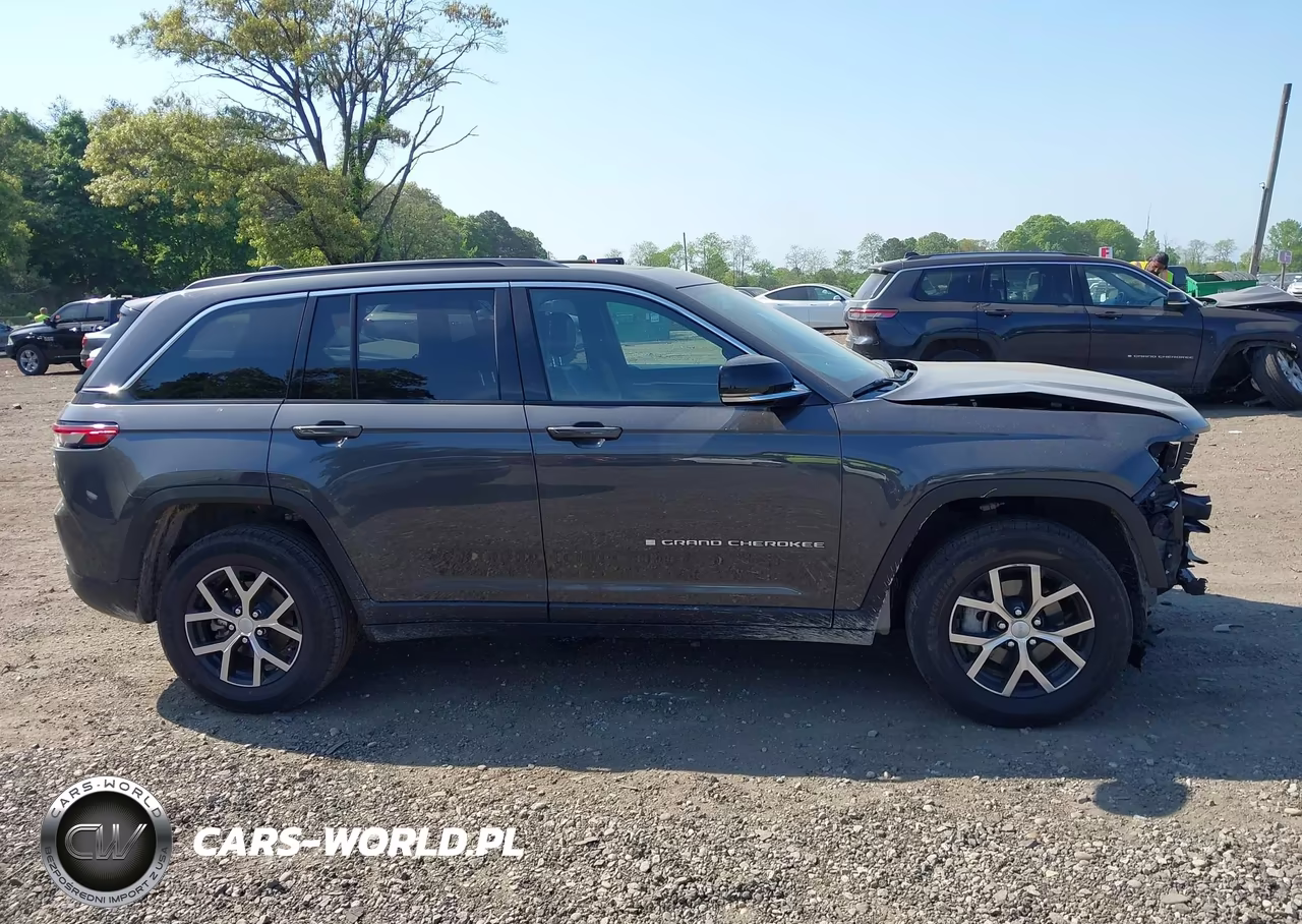 2024 Jeep Grand Cherokee Limited 4X4 VIN:1C4RJHBG8R8582327 - 13