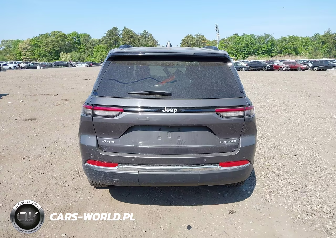 2024 Jeep Grand Cherokee Limited 4X4 VIN:1C4RJHBG8R8582327 - 16
