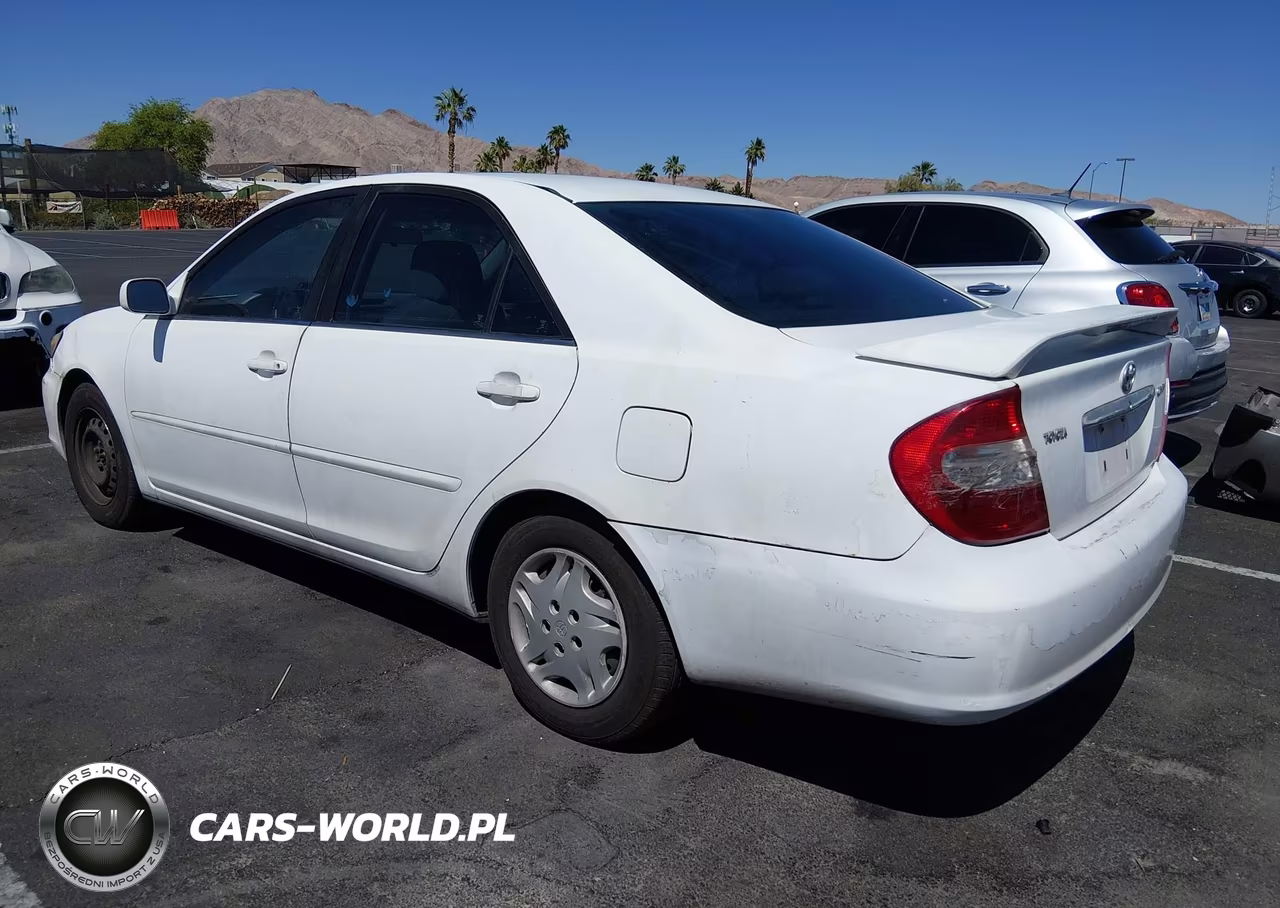 2002 Toyota Camry Le VIN:4T1BE32K72U009800 - 3