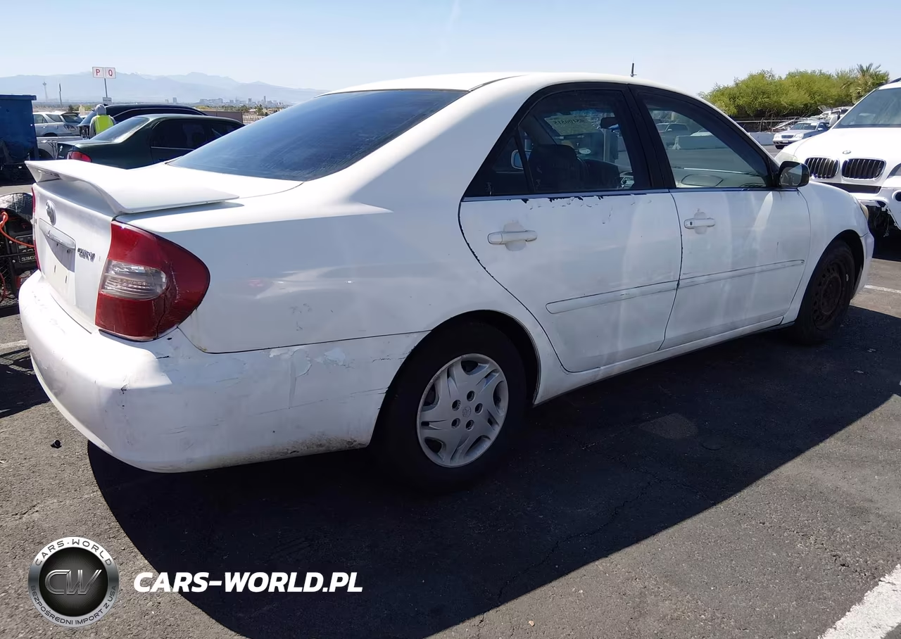 2002 Toyota Camry Le VIN:4T1BE32K72U009800 - 4
