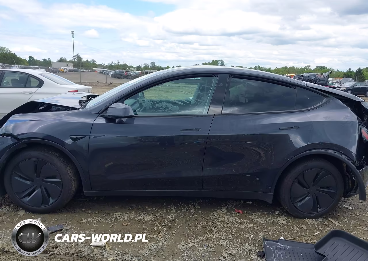 2026 Tesla Model Y All-Wheel Drive-Long Range Launch Series-Premium All-Wheel Drive VIN:7SAYGDEE1TA614622 - 14