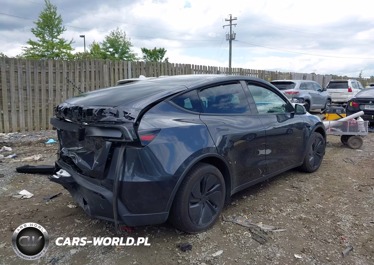 2026 Tesla Model Y All-Wheel Drive-Long Range Launch Series-Premium All-Wheel Drive VIN:7SAYGDEE1TA614622 - 4