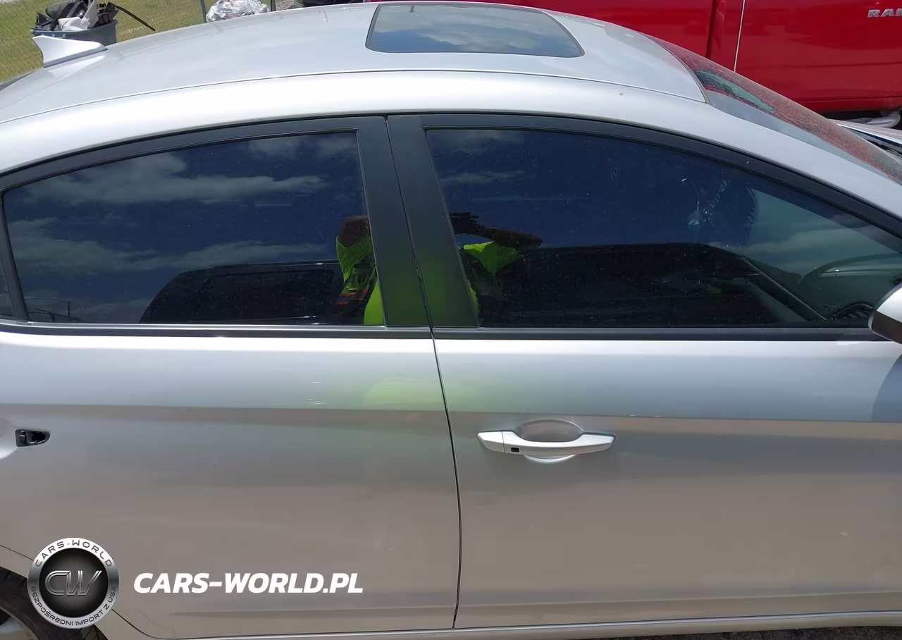 2018 Hyundai Elantra Value Edition VIN:5NPD84LF6JH313365 - 13