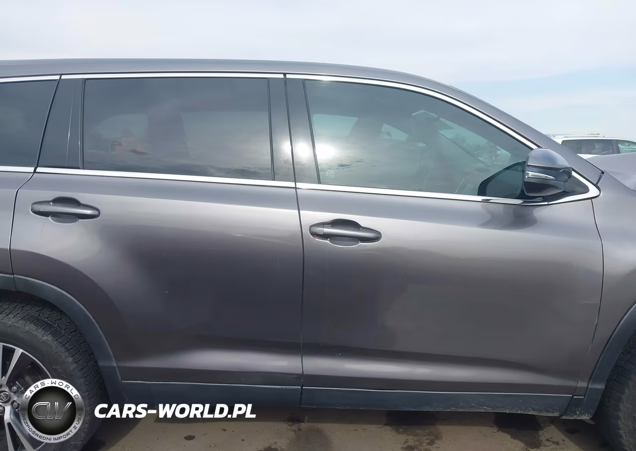 2019 Toyota Highlander Le VIN:5TDZARFH2KS048590 - 13