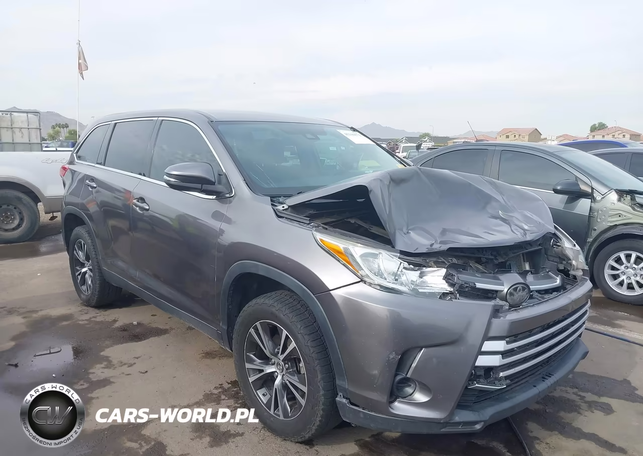 2019 Toyota Highlander Le VIN:5TDZARFH2KS048590 - 6