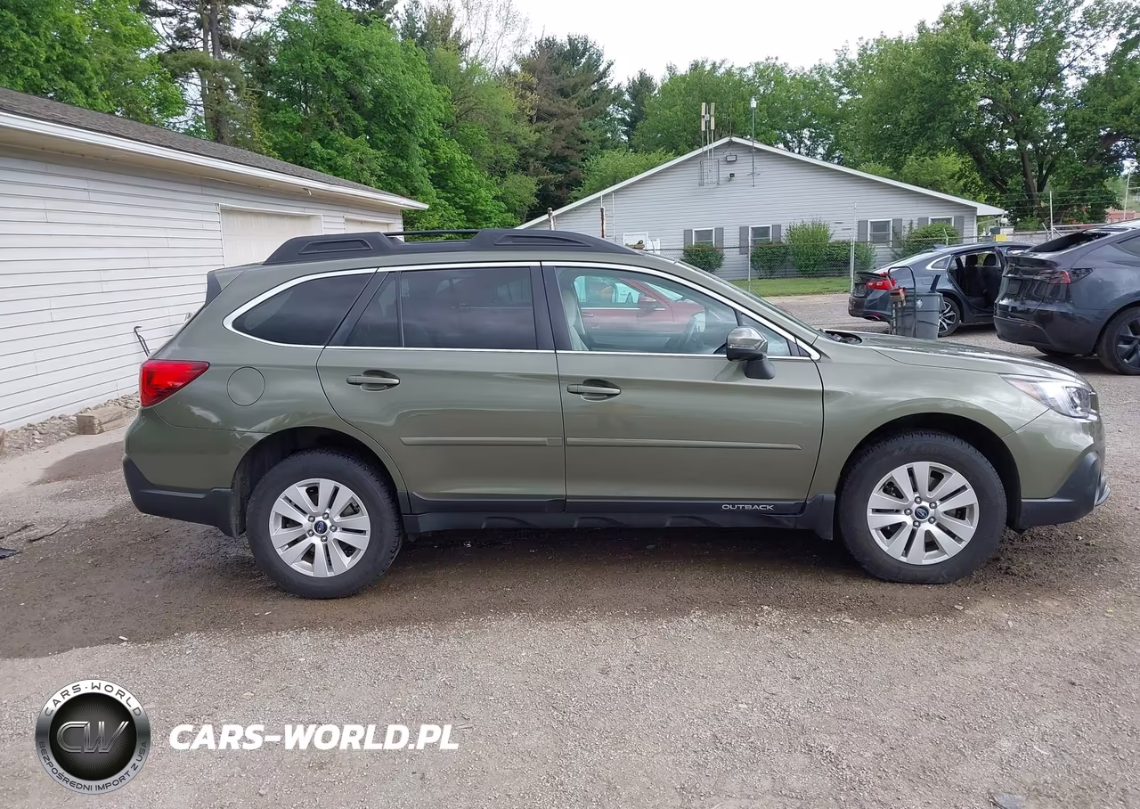 2018 Subaru Outback 2.5I Premium VIN:4S4BSAFC7J3341627 - 13