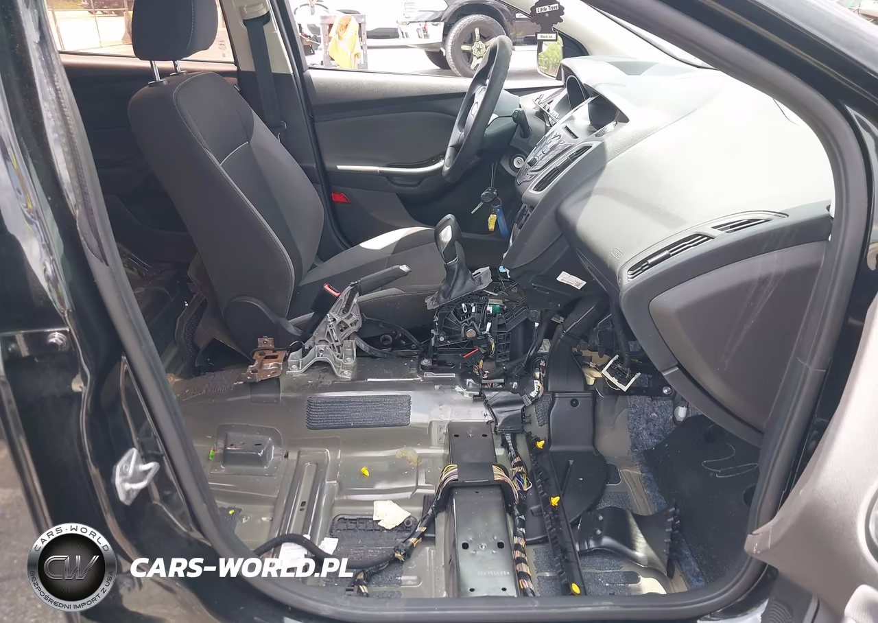 2014 Ford Focus Se VIN:1FADP3K23EL195598 - 5