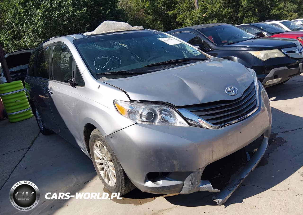 Główne zdjęcie 2014 Toyota Sienna Xle V6 8 Passenger