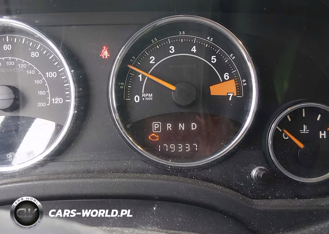2014 Jeep Compass Latitude VIN:1C4NJDEB5ED659678 - 14
