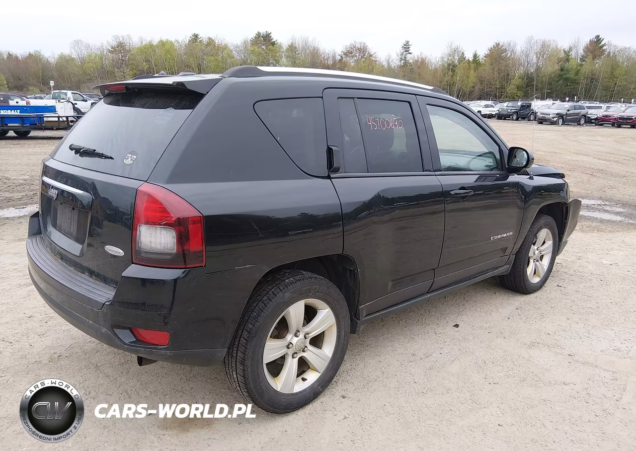 2014 Jeep Compass Latitude VIN:1C4NJDEB5ED659678 - 4